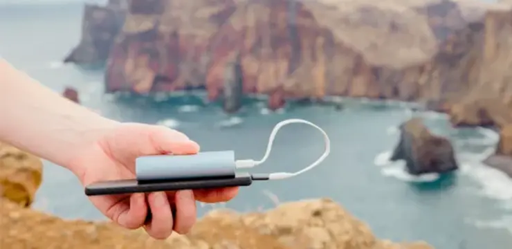 پاور بانک سبک برای طبیعت گردی مناسب تر است