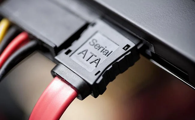 کابل داده در رابط SATA کابل داده در رابط SATA