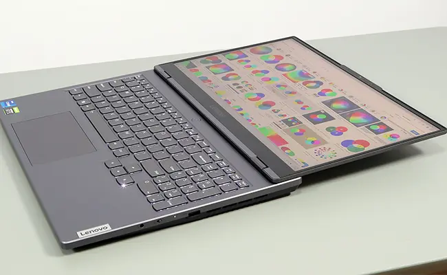  لپ تاپ Lenovo Legion 5 به صورت 180 درجه