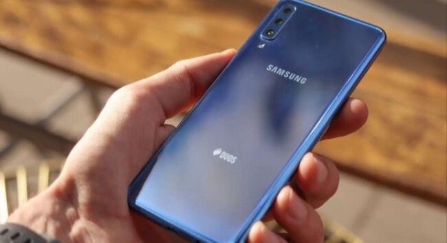 مقایسه گلکسی A7 2018 با گلکسی A50