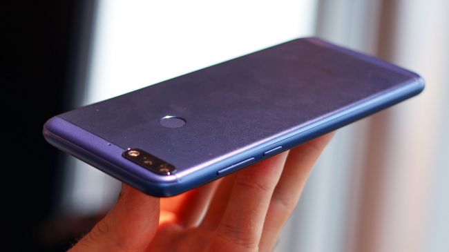 بررسی هوآوی Honor 7C 