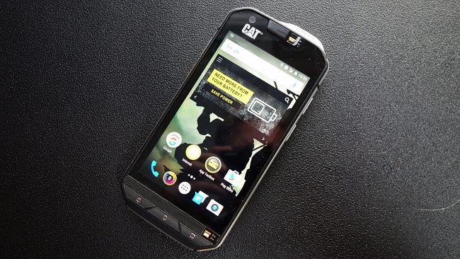بررسی گوشی CAT S60