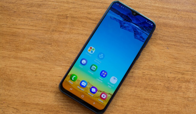  بررسی Galaxy M20 