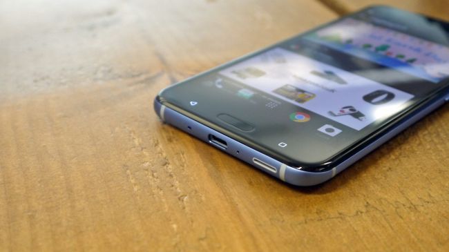 بررسی HTC U11 (اچ تی سی یو 11)