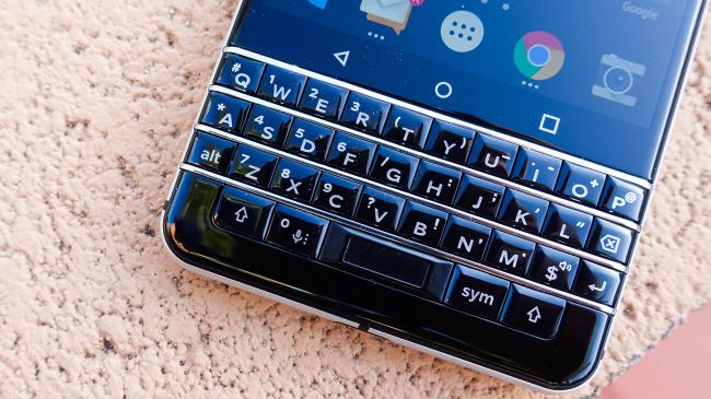 نقد و بررسی BlackBerry Keyone