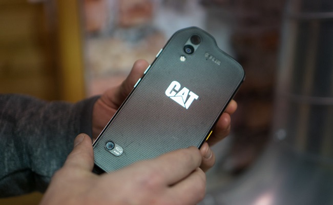 نقد و بررسی گوشی Cat S61