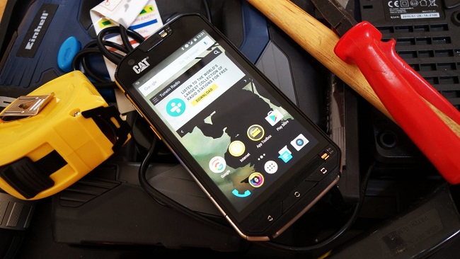 بررسی گوشی CAT S60
