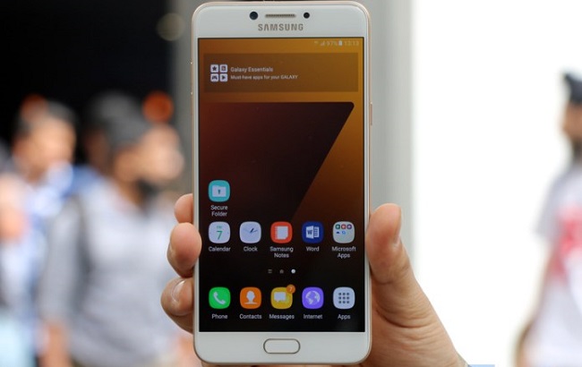 بررسی گلکسی C7 Pro
