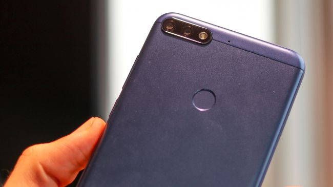 بررسی هوآوی Honor 7C 