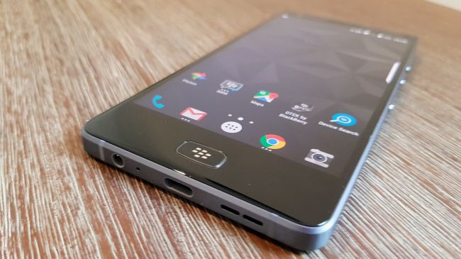 بررسی بلک بری موشن (Blackberry Motion)
