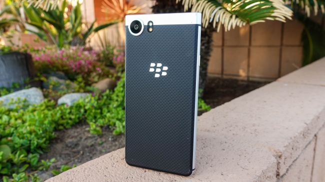 نقد و بررسی BlackBerry Keyone