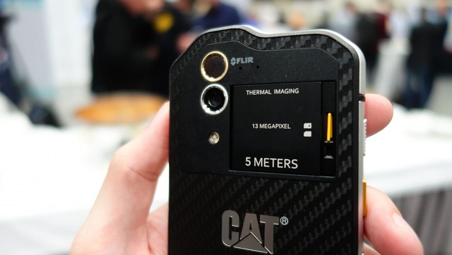 بررسی دوربین گوشی CAT S60
