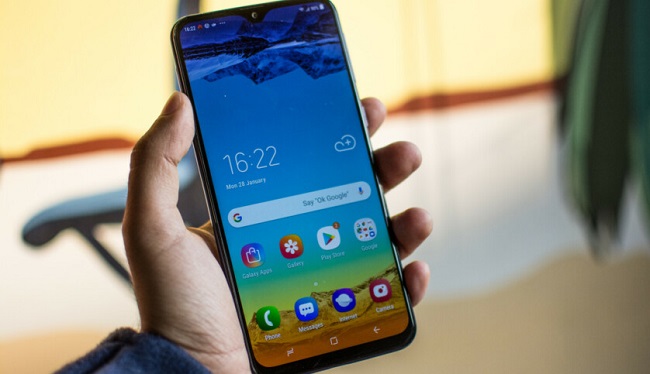  بررسی Galaxy M20 