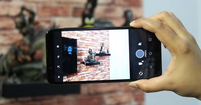 بررسی HTC Desire 12 