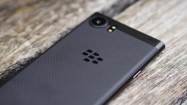 نقد و بررسی BlackBerry Keyone