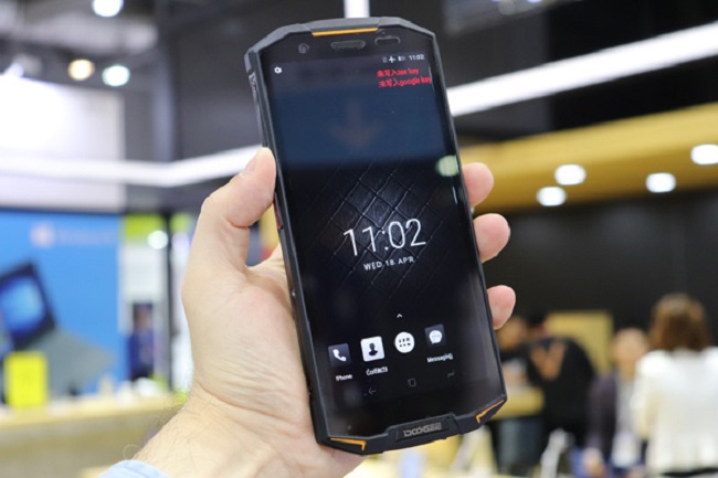 بررسی Doogee S70