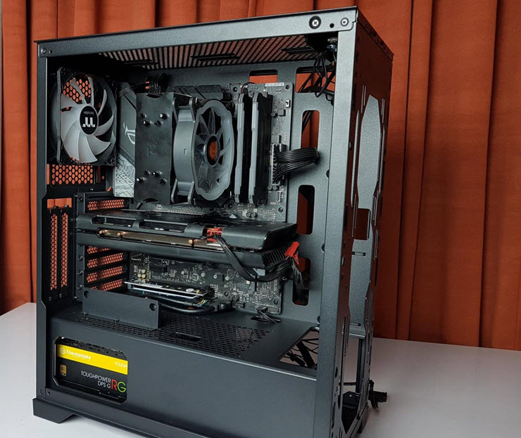 نقد و بررسی کیس ترمالتیک Thermaltake H550 RGB